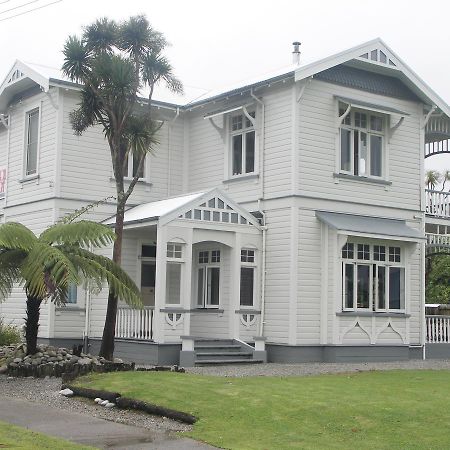 Hostel Wayne'S World Westport Zewnętrze zdjęcie