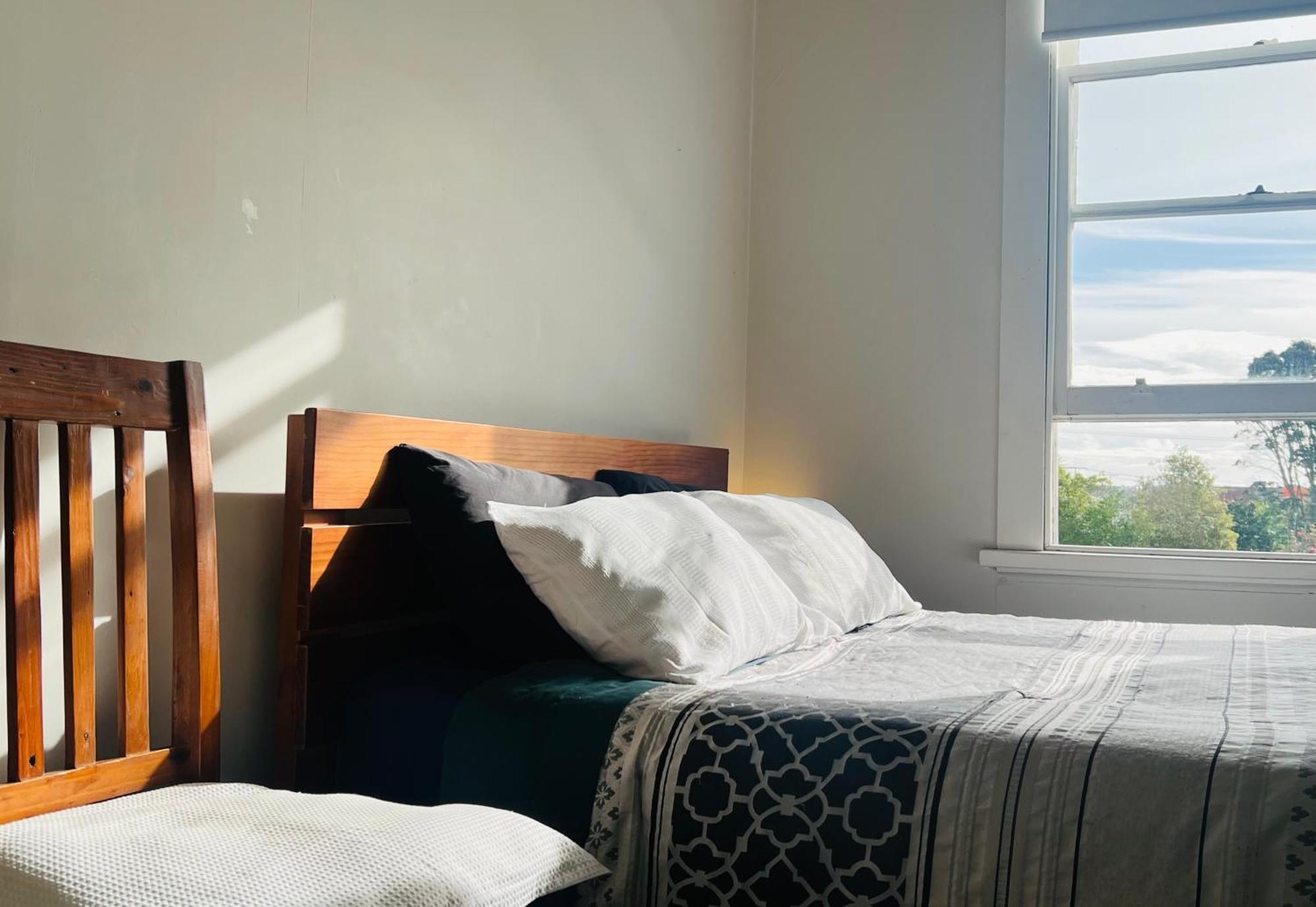 Hostel Wayne'S World Westport Zewnętrze zdjęcie